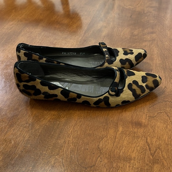 Stuart Weitzman calf hide cheetah flats - Picture 5 of 8